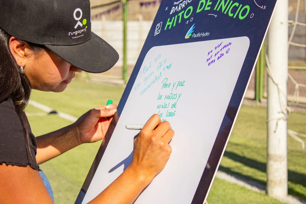 Los Loros nuevamente demuestra su compromiso con Fútbol Más y Pacific Hydro