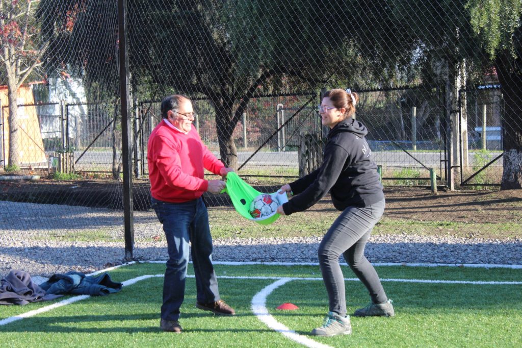Dos establecimientos educacionales de Longaví refuerzan su compromiso con la educación integral junto a Fútbol Más y Forestal Santa Blanca