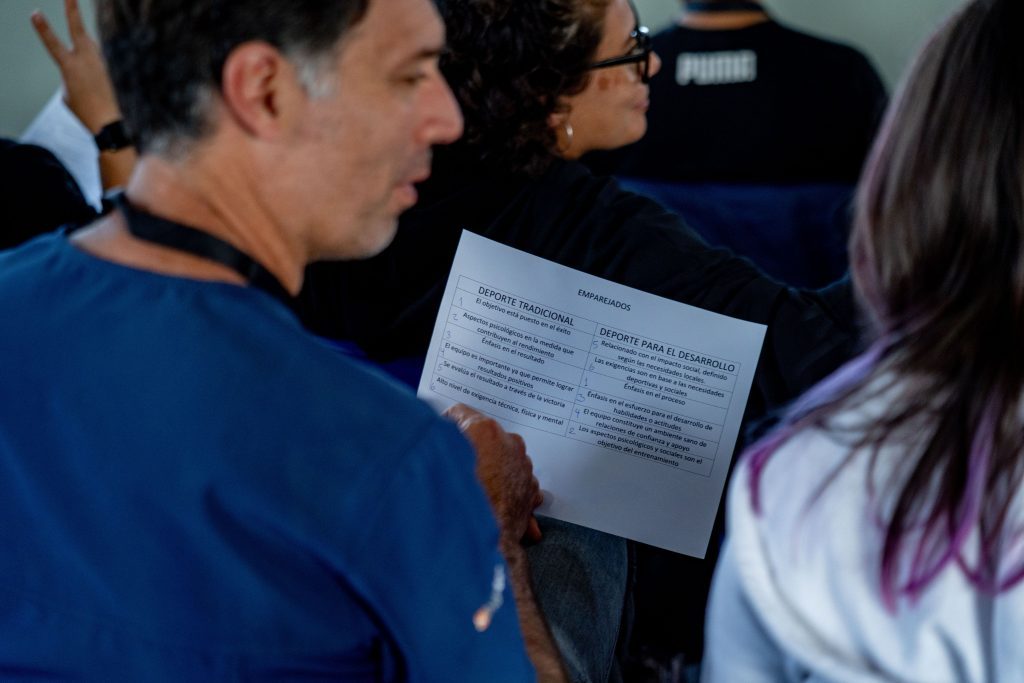 Docentes y profesionales de Mejillones fortalecen sus habilidades para trabajar con la infancia