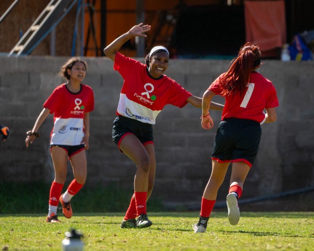 Fútbol femenino se toma Tierra Amarilla con la 2da versión de la Copa #ElBalónNoTieneGénero 