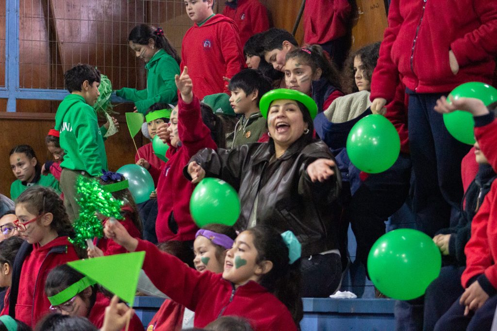 En la región de Los Ríos se impulsa la sana convivencia escolar mediante el juego y el deporte 